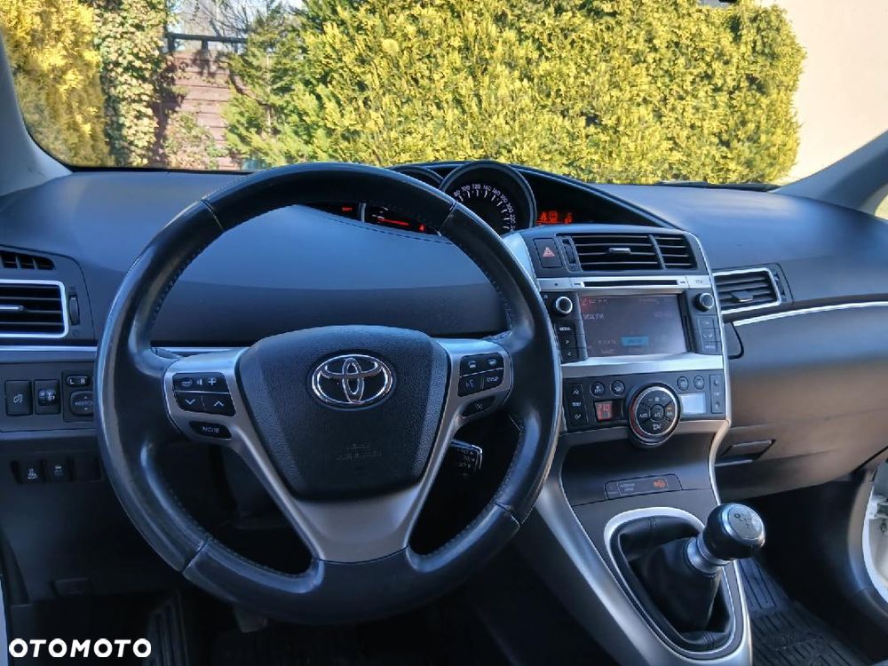 Toyota Verso 2.0 D-4D Executive - 12