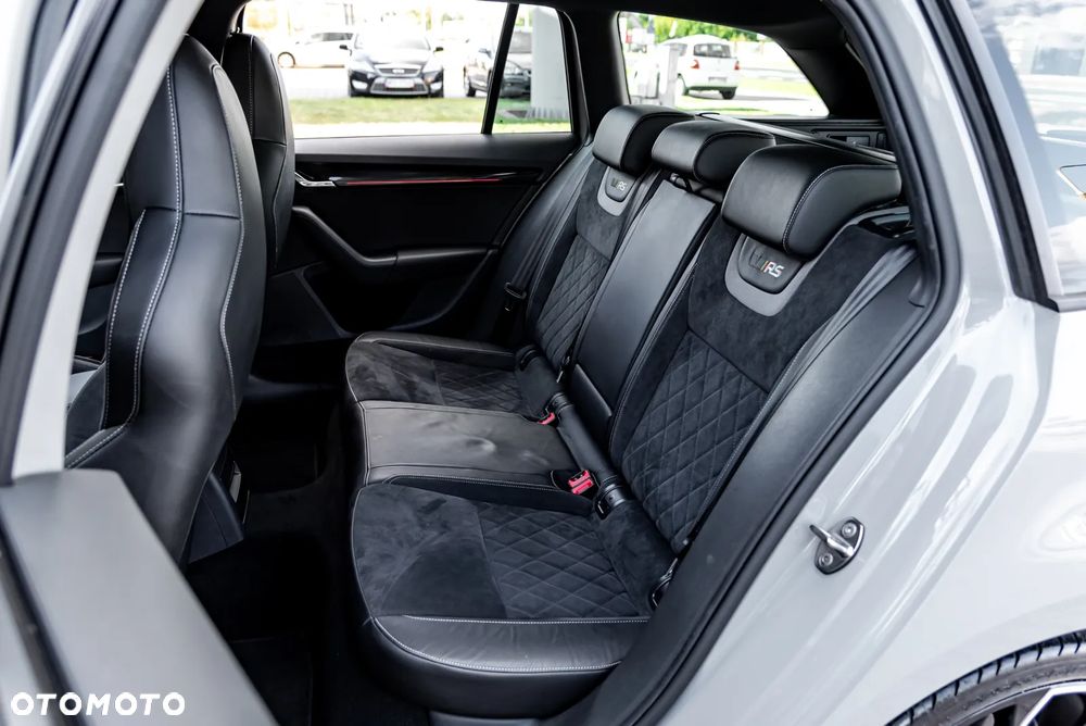 Skoda Octavia 2.0 TDI 4x4 DSG RS - 3