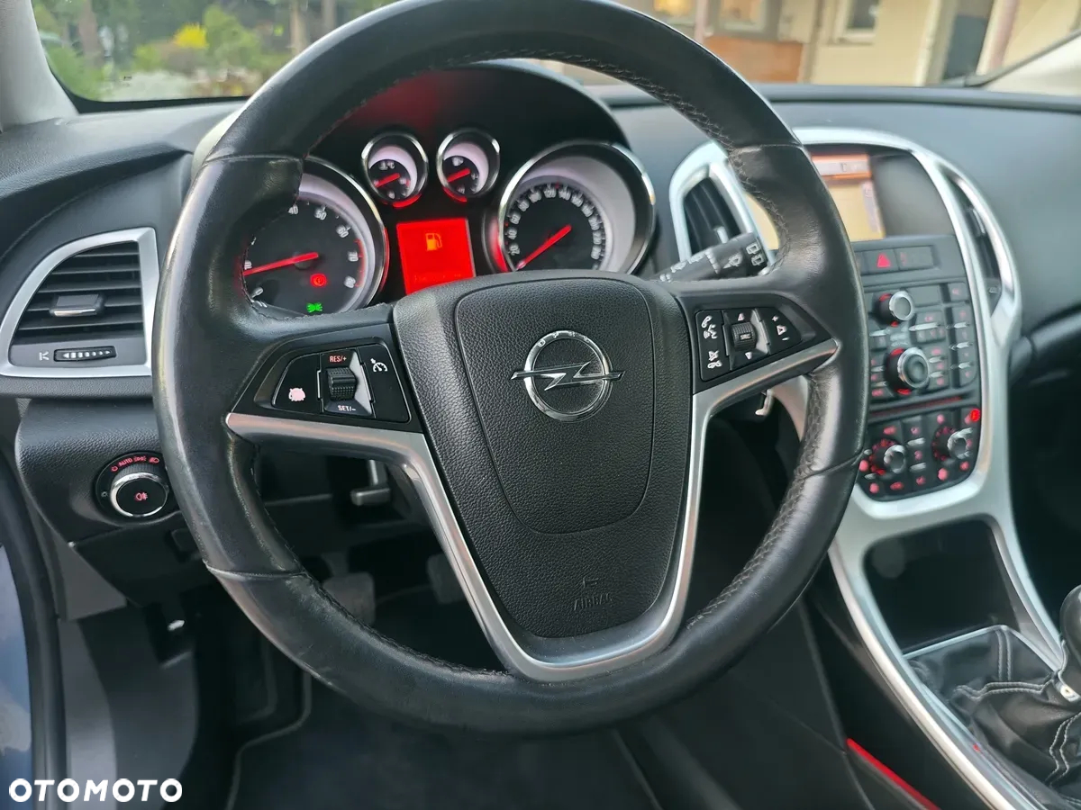 Opel Astra IV 1.4 T Cosmo - 27