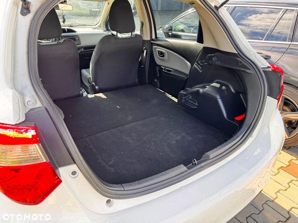 Toyota YARIS - 8