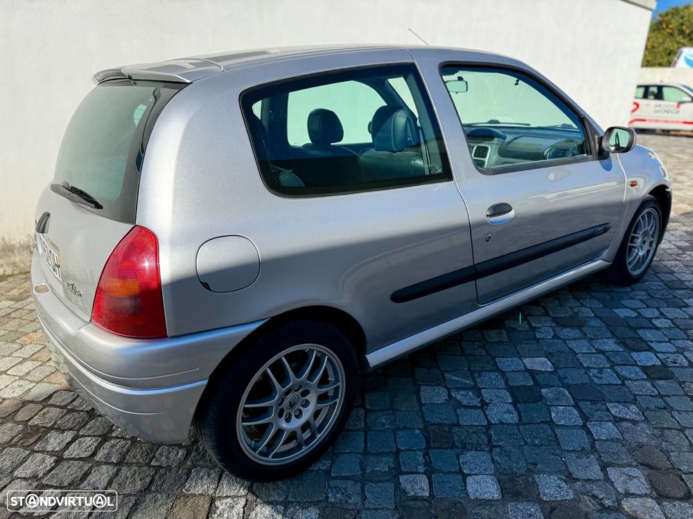 Renault Clio - 9