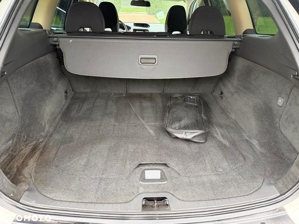 Volvo XC 60 D5 AWD Momentum - 9