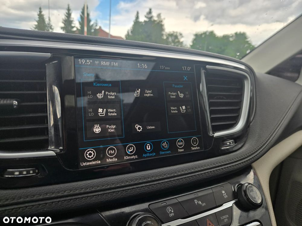 Chrysler Pacifica - 24