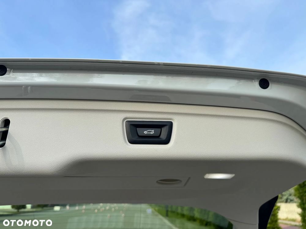 BMW Seria 3 320d xDrive Luxury Line - 24