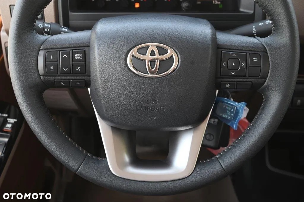 Toyota Land Cruiser - 24