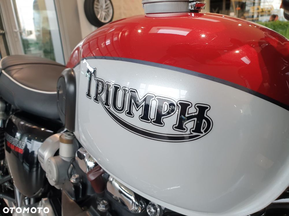 Triumph Bonneville - 22