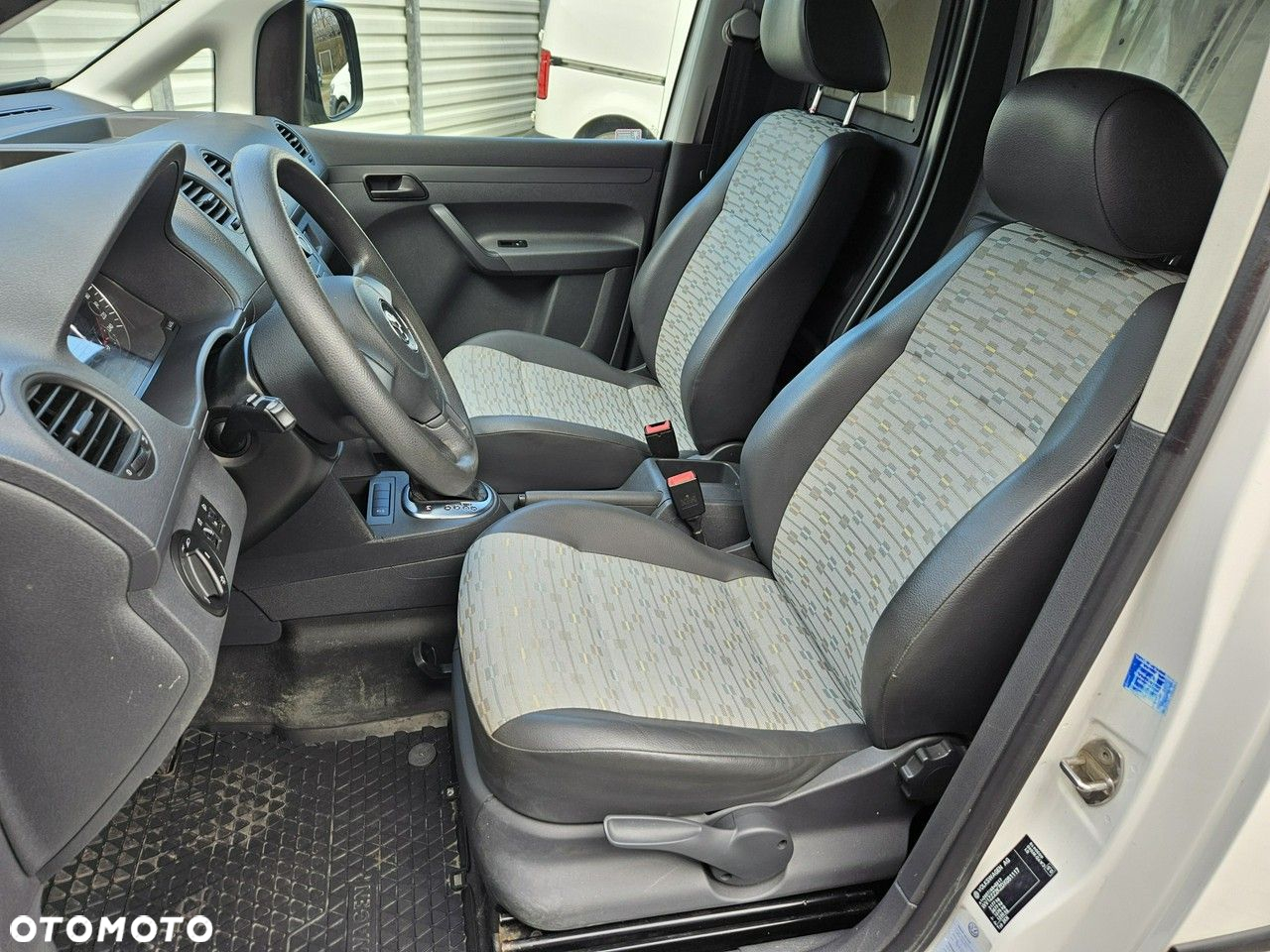 Volkswagen Caddy 1.6 TDI Highline DSG - 24