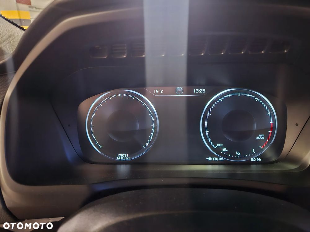 Volvo XC 90 T6 AWD Momentum 7os - 12
