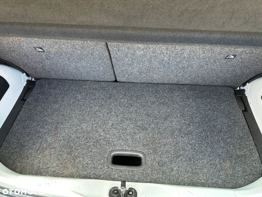 Volkswagen up! - 25