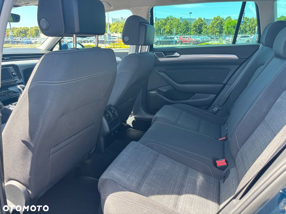 Volkswagen Passat 2.0 TDI EVO Business - 11