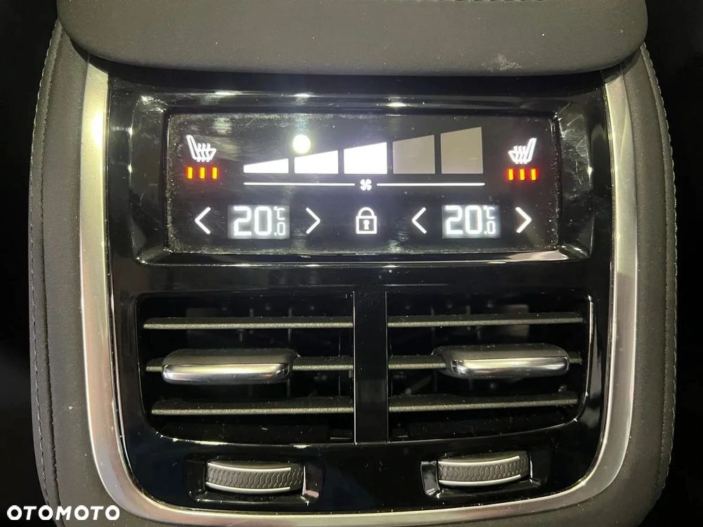 Volvo XC 90 - 35