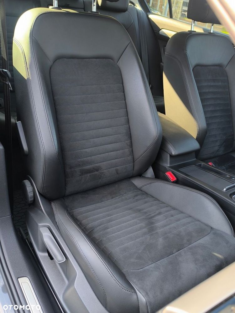 Volkswagen Passat - 32