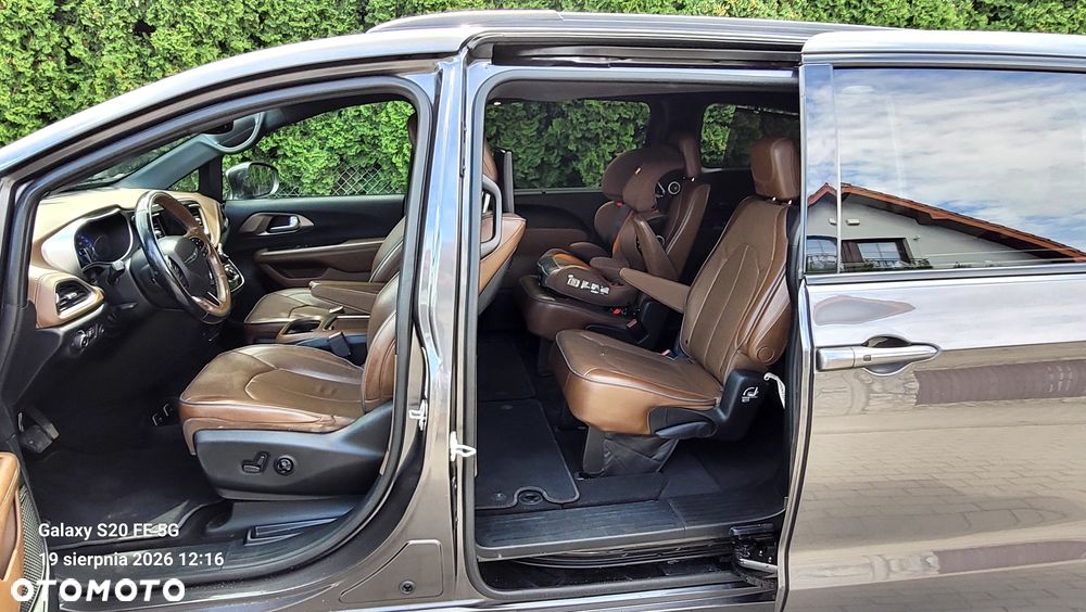 Chrysler Pacifica - 13