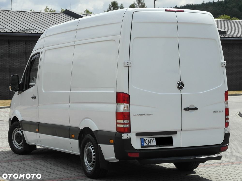 Mercedes-Benz Sprinter - 13