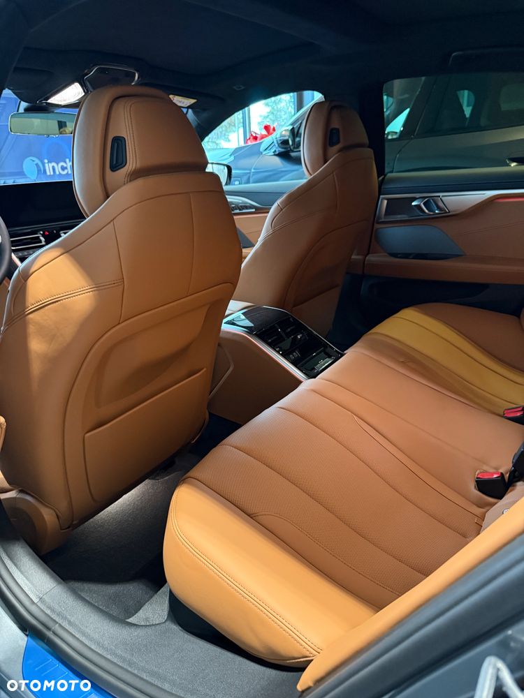 BMW Seria 8 - 34