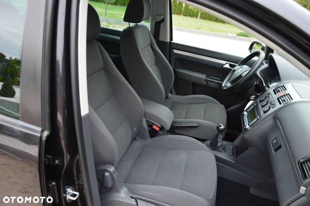 Volkswagen Touran 2.0 TDI Highline - 19