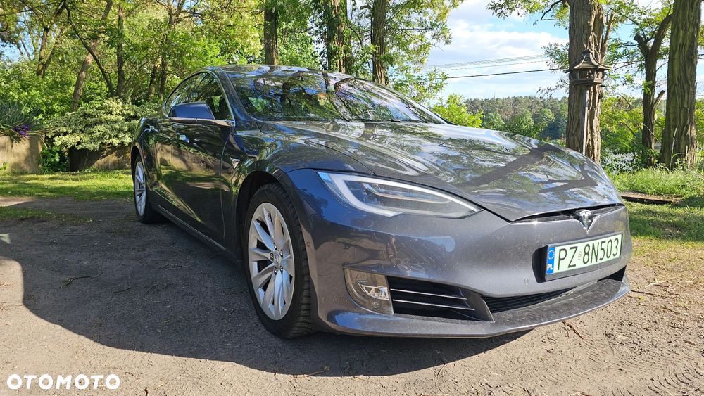 Tesla Model S - 27