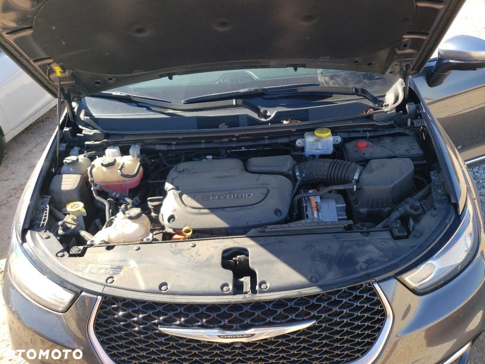 Chrysler Pacifica - 11