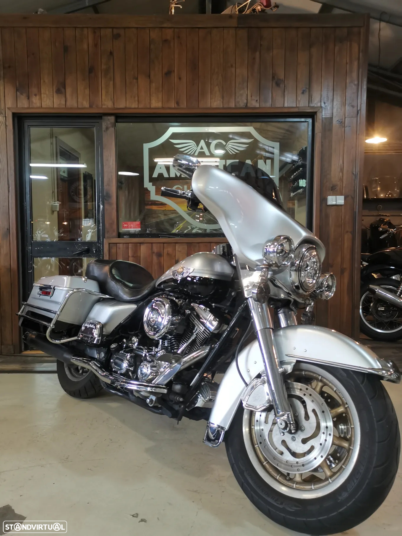Harley-Davidson FLHTC CENTENÁRIA - 6