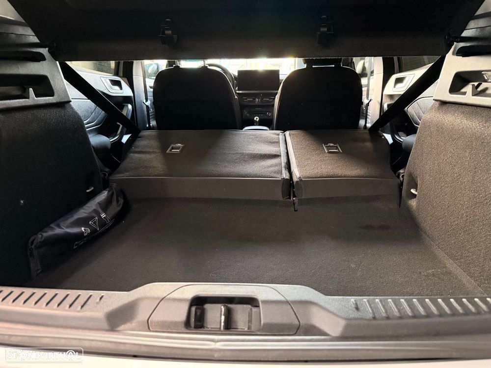 Ford Focus 1.0 EcoBoost MHEV ST-Line - 36