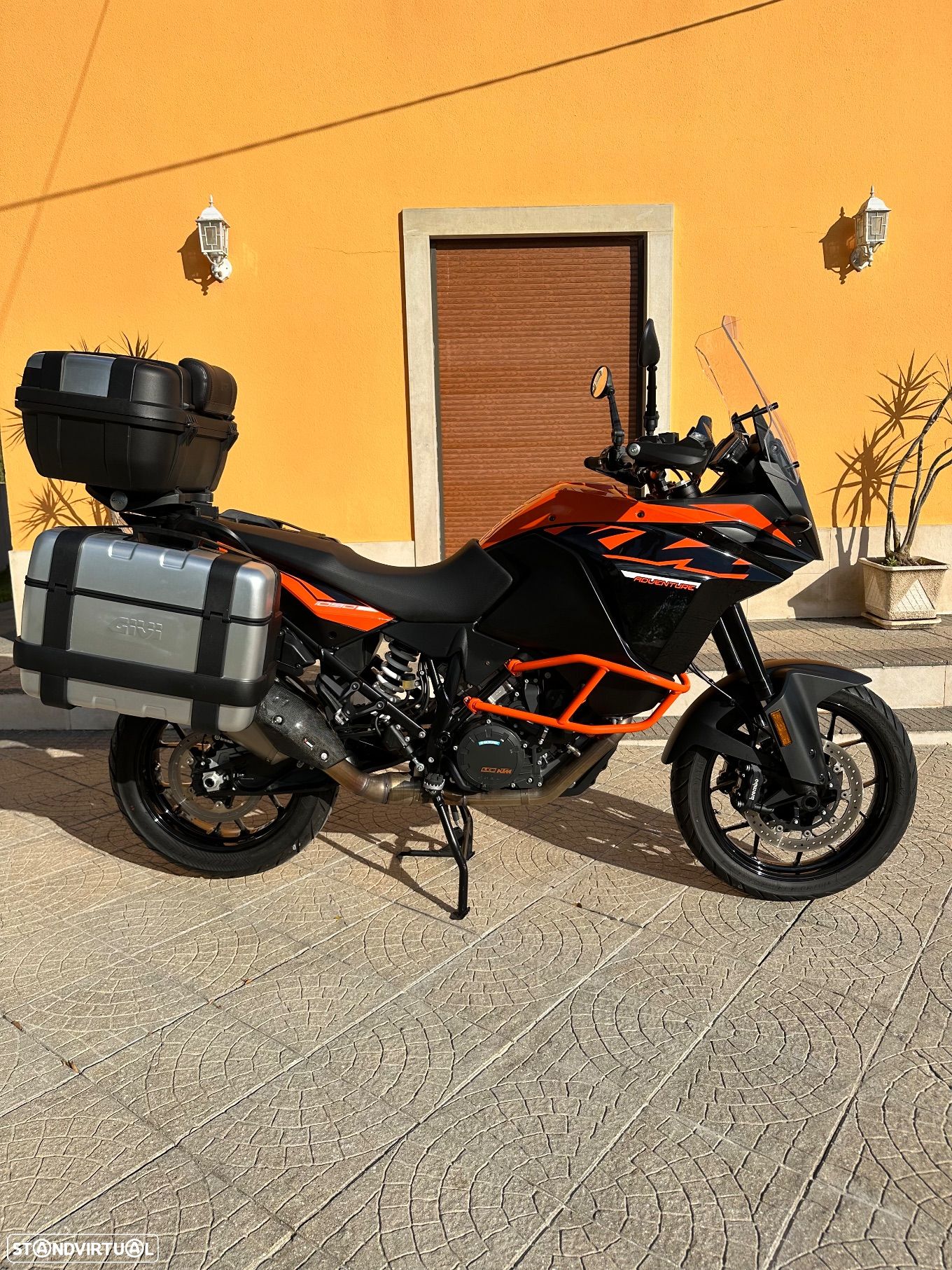 KTM 1090 Adventure S - 1