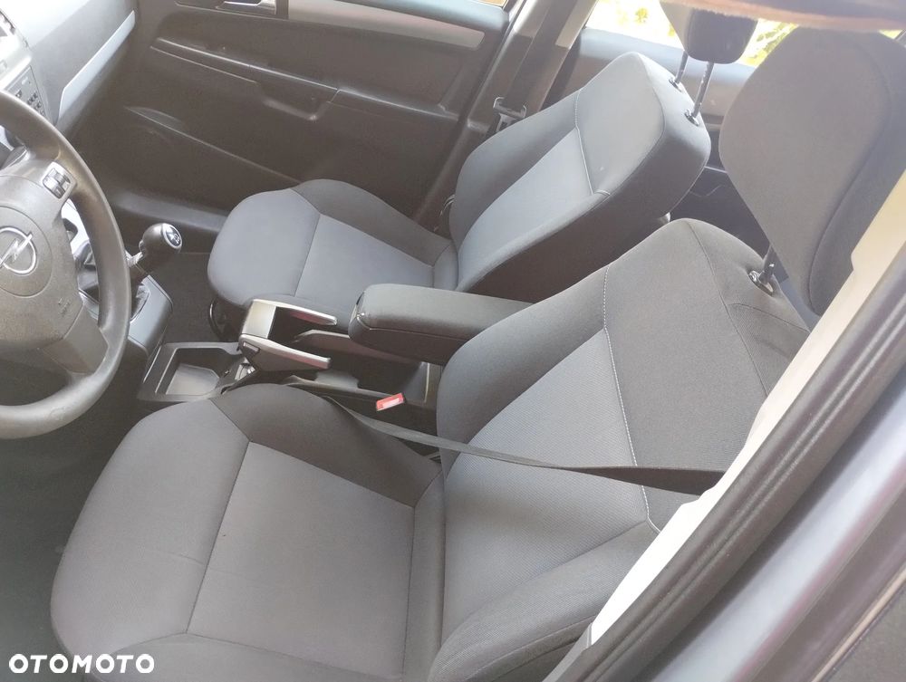 Opel Zafira 1.9 CDTI Essentia - 3