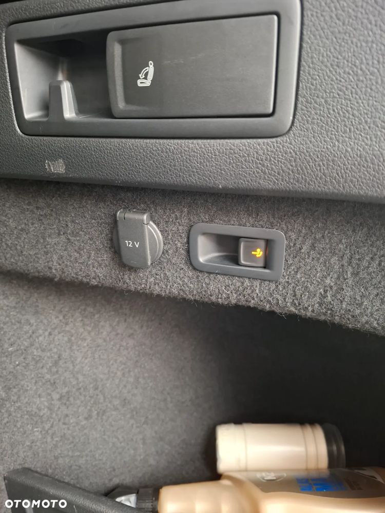 Volkswagen Passat Variant 2.0 TDI EVO Business DSG - 16