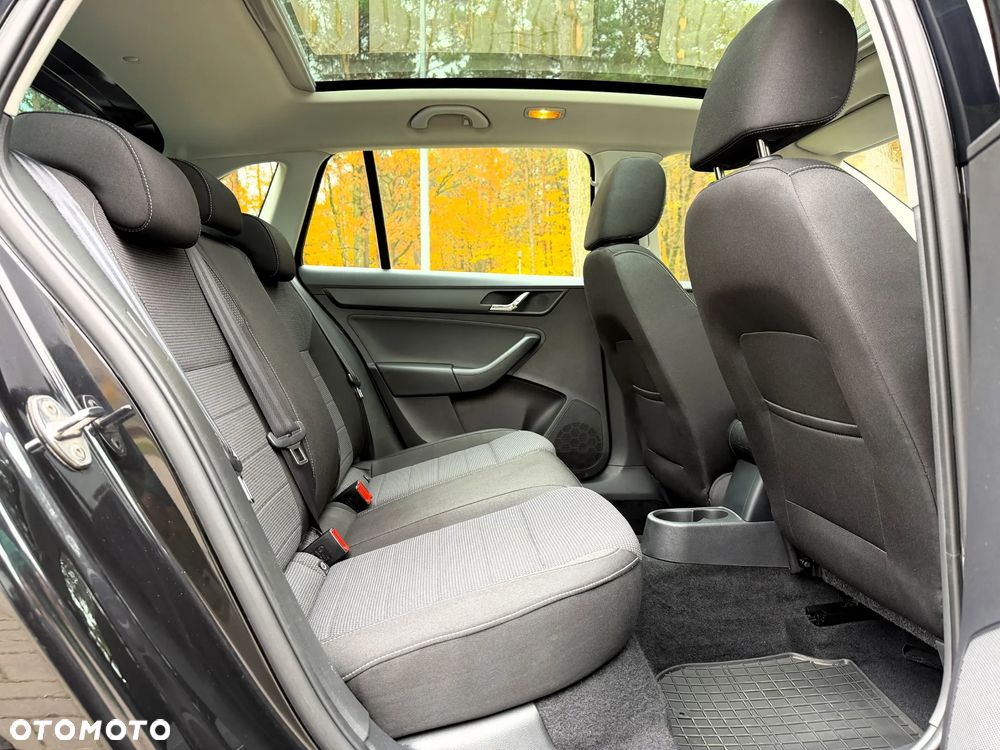 Skoda RAPID 1.4 TSI Edition DSG - 14