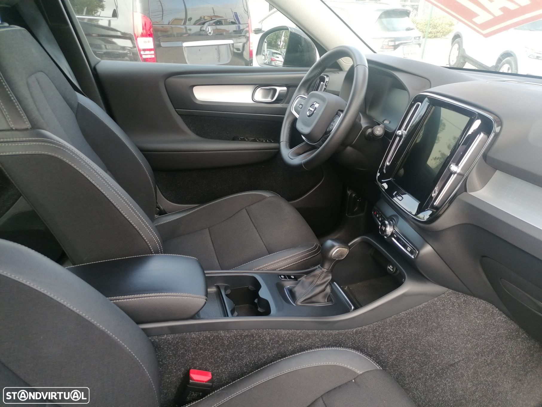 Volvo XC 40 2.0 D3 Momentum Plus - 22