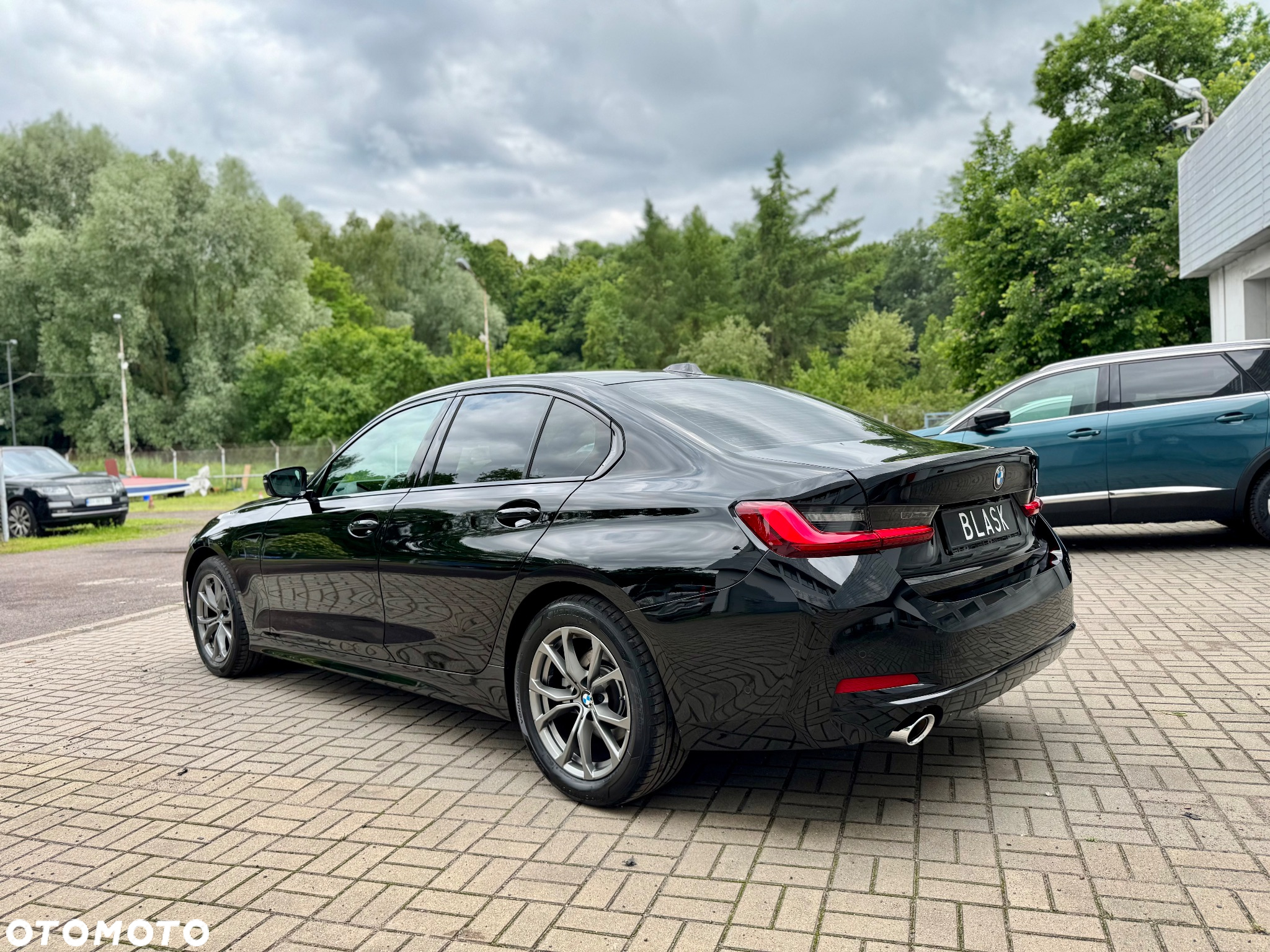 BMW Seria 3 318i - 4