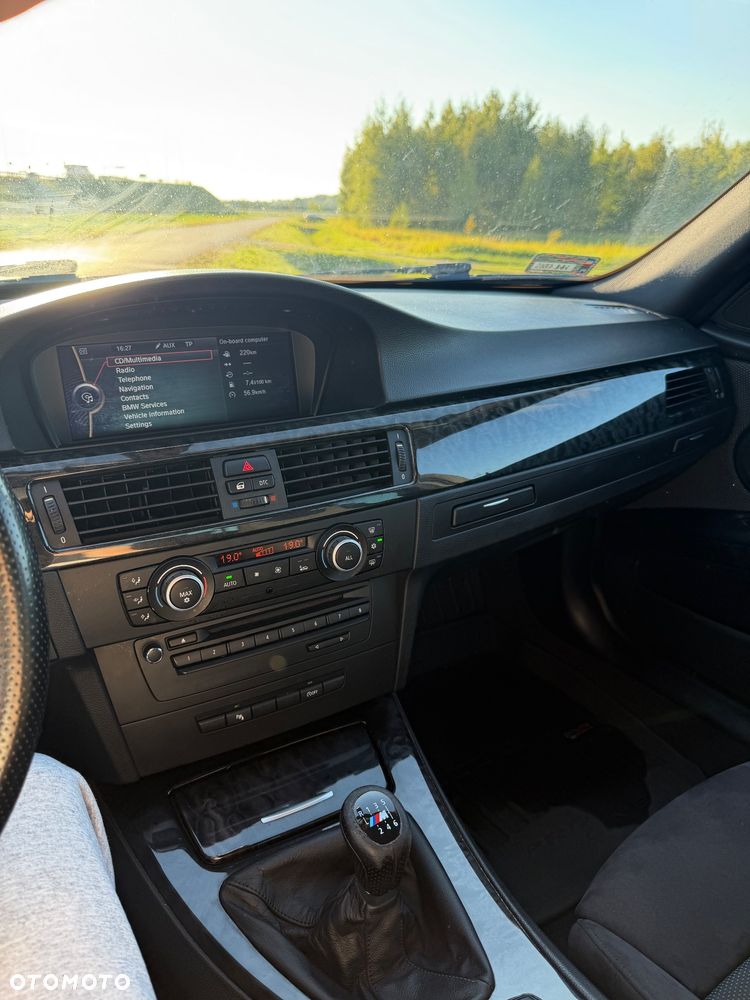 BMW Seria 3 320i - 11