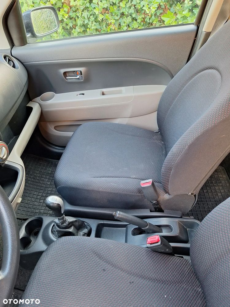 Daihatsu Sirion 1.3 - 19