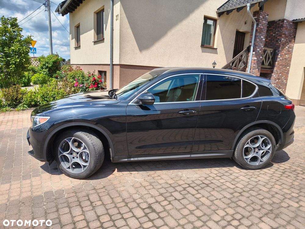 Alfa Romeo Stelvio - 2