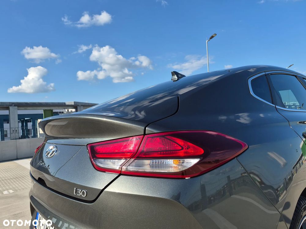 Hyundai i30 1.5 T-GDI 48V Premium DCT - 11