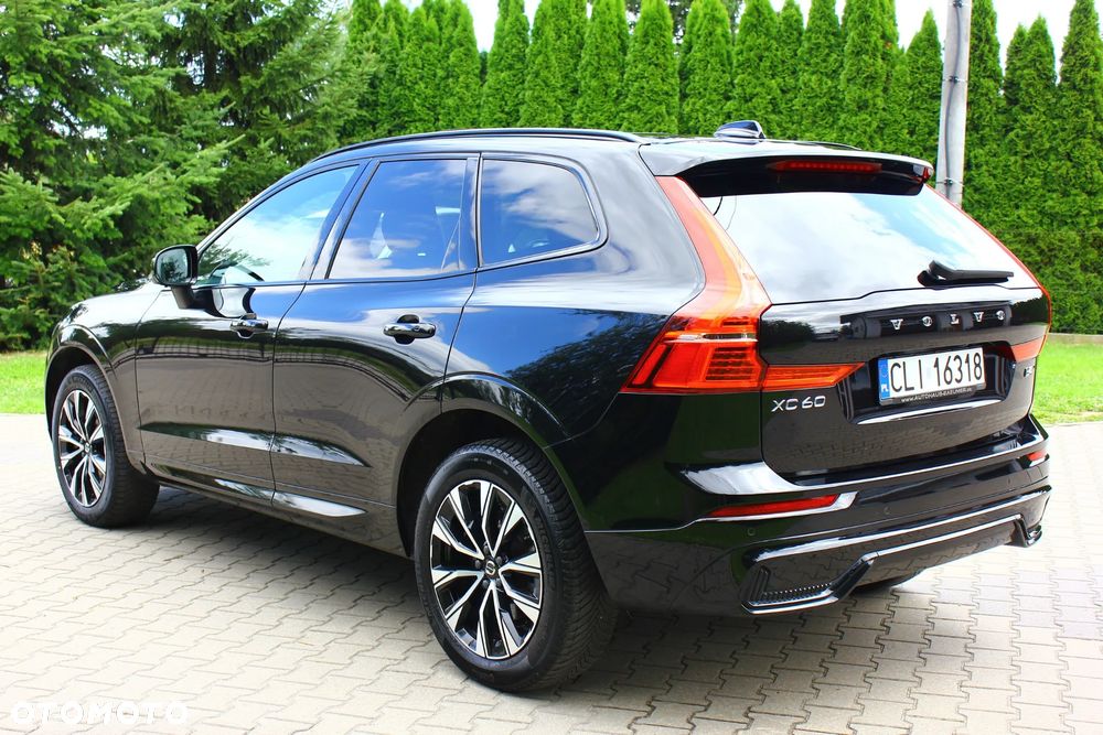 Volvo XC 60 B4 D AWD Plus Dark - 16