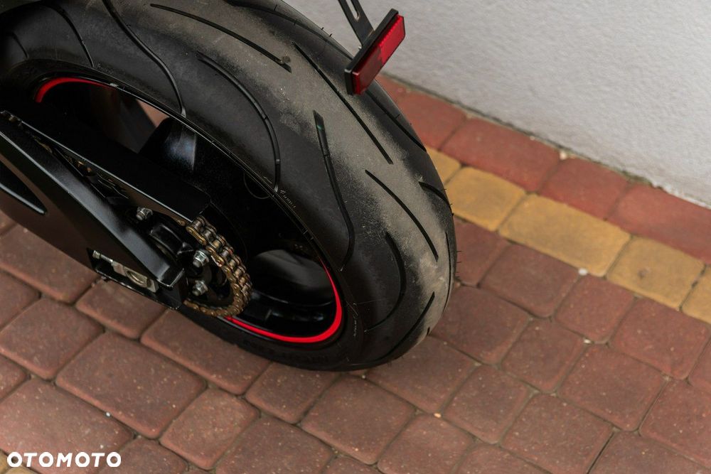 Suzuki GSX-R - 8