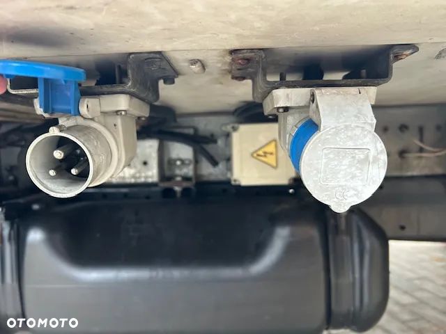 Iveco 35S16 chłodnia czterokomorowa - 6