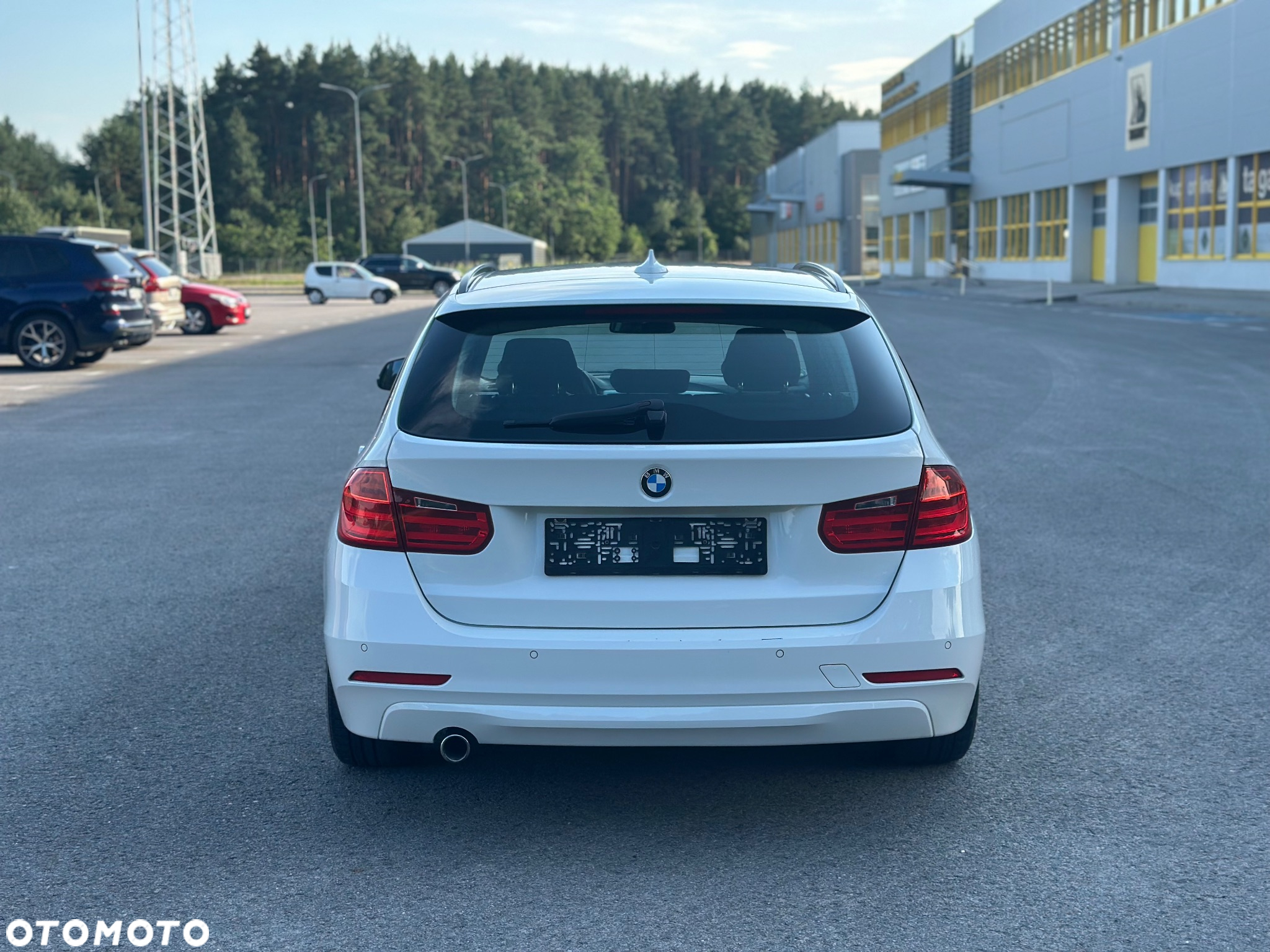 BMW Seria 3 316d Touring - 14