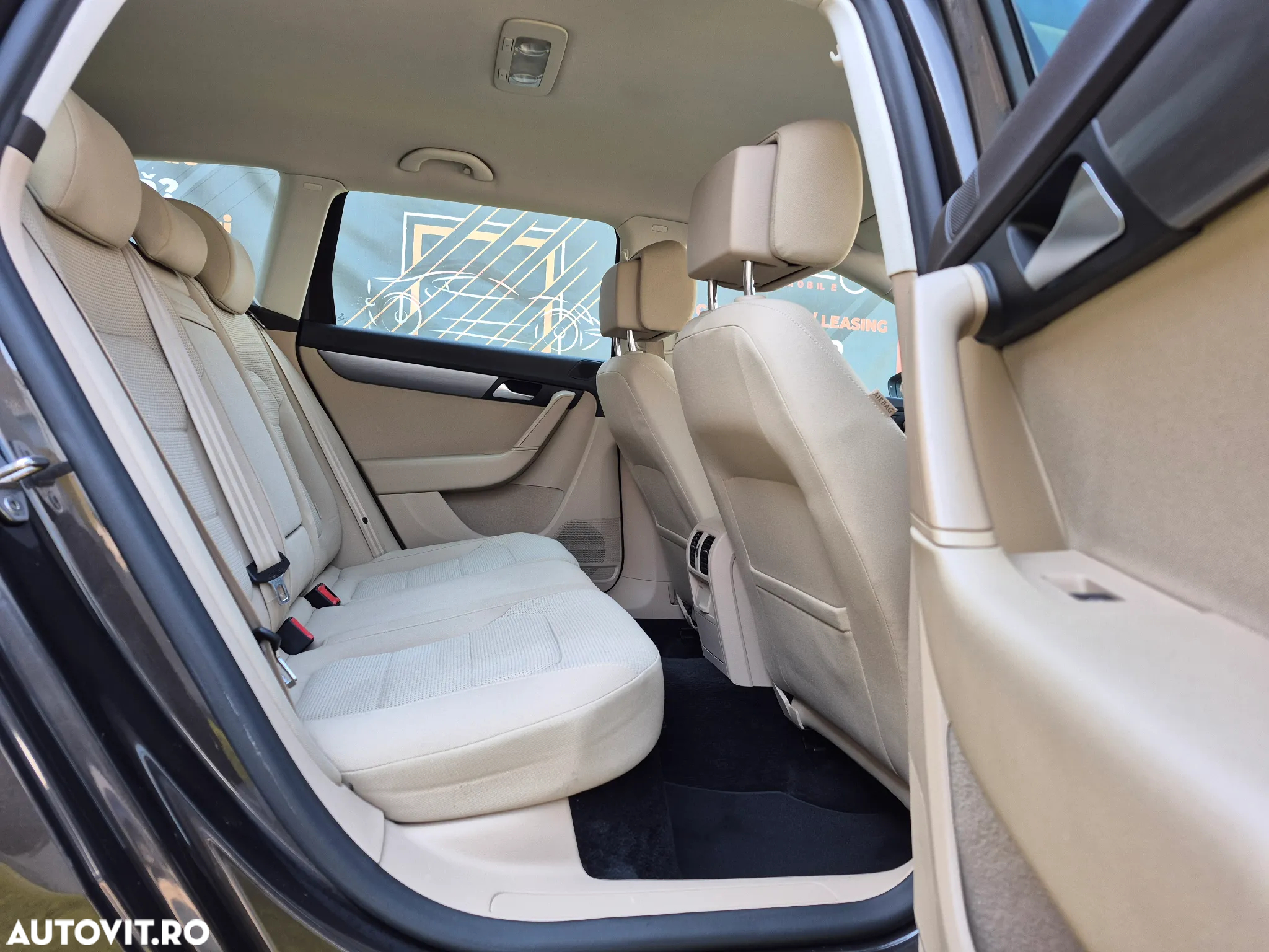 Volkswagen Passat Variant 2.0 TDI Blue TDI DSG Comfortline - 12