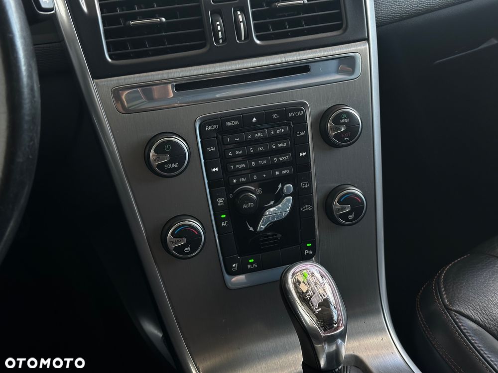 Volvo XC 60 - 25