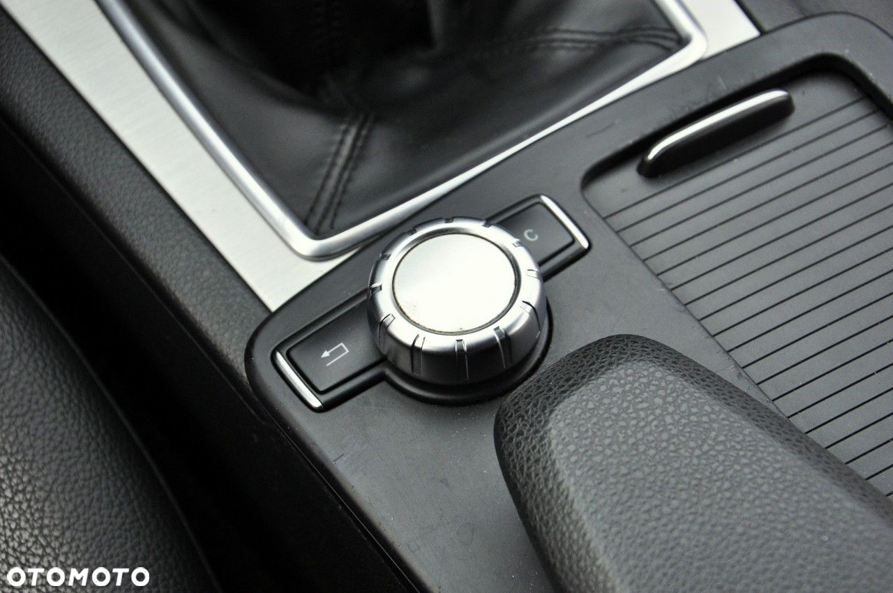 Mercedes-Benz Klasa C 180 T CDI DPF (BlueEFFICIENCY) Elegance - 21