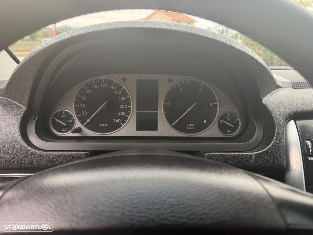 Mercedes-Benz B 200 CDi Autotronic - 22