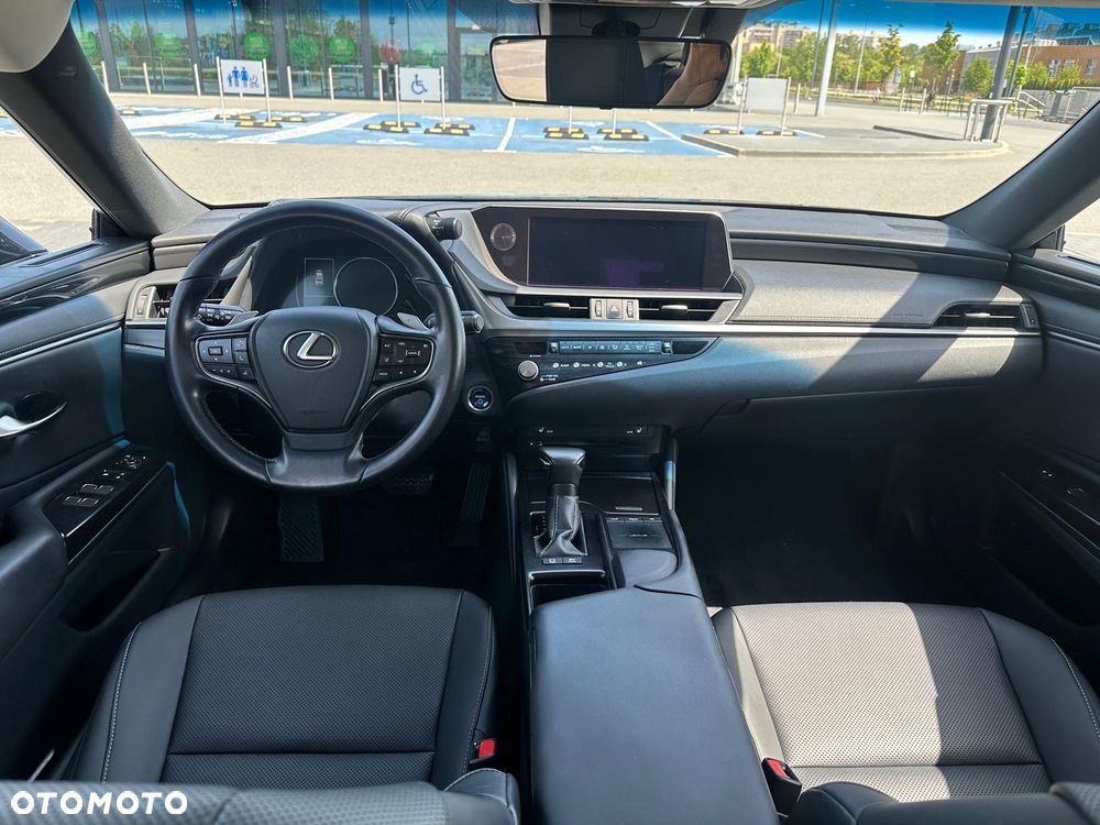 Lexus ES 300h Business Line - 11