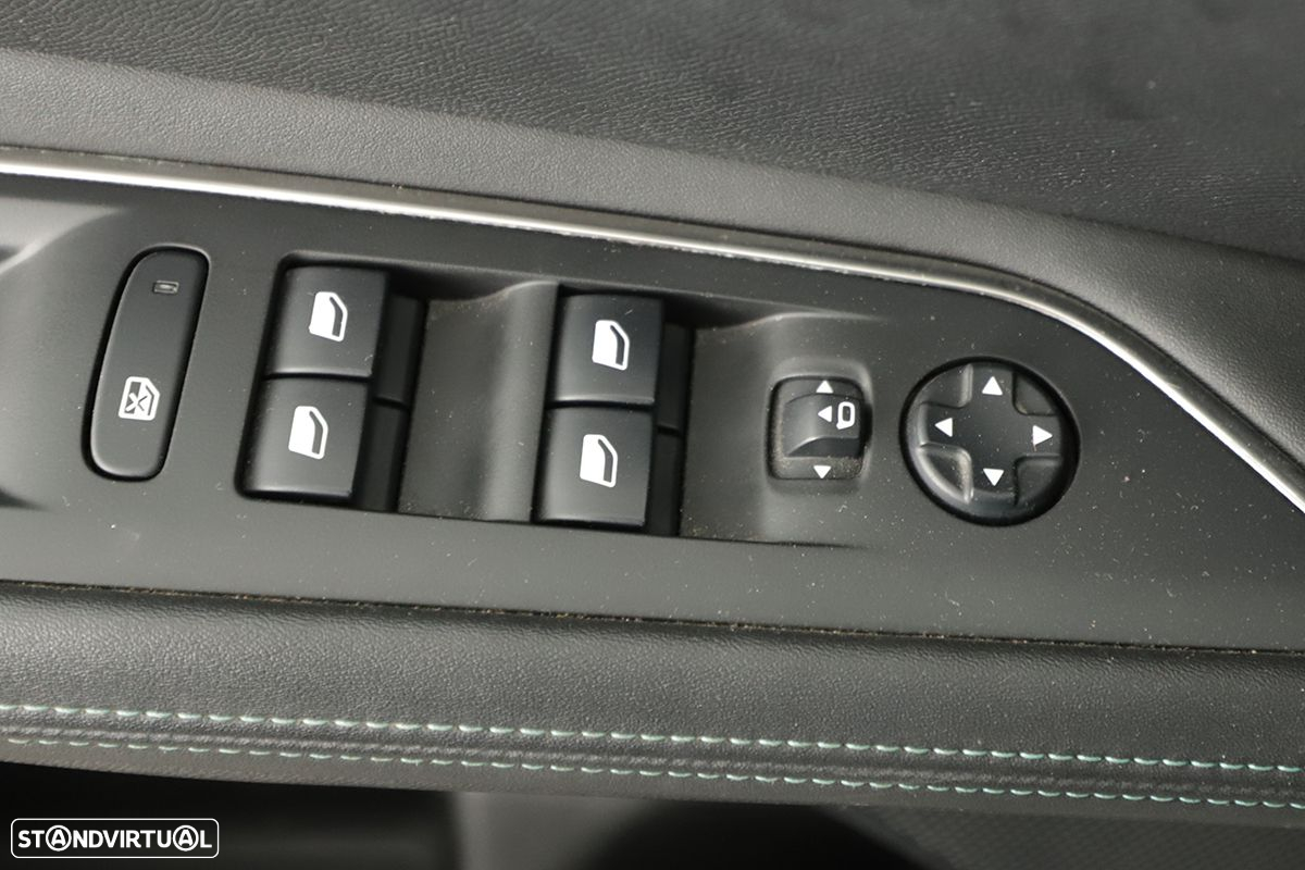 Peugeot 3008 1.6 Hybrid Allure e-EAT8 - 21