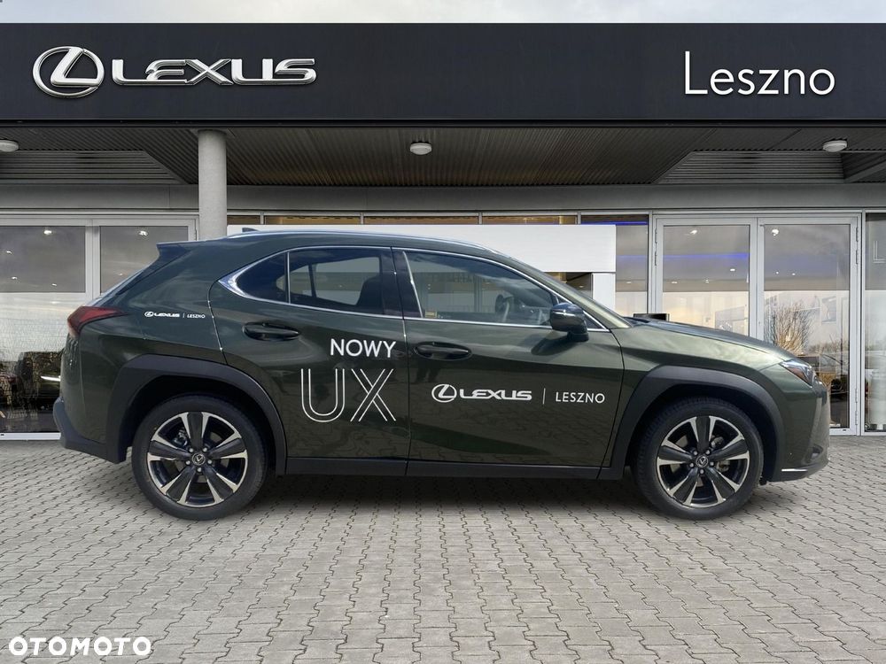 Lexus UX 300h Business - 11