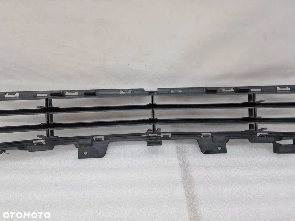 OPEL ZAFIRA C LIFT 16- KRATKA ŚRODKOWA ZDERZAKA PRZEDNIEGO , NR 39079784 / 341601492 , NR AUKCJI NK604 - 8