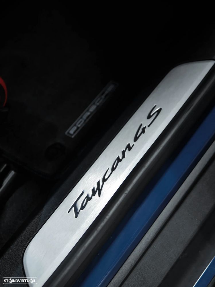 Porsche Taycan 4S - 12