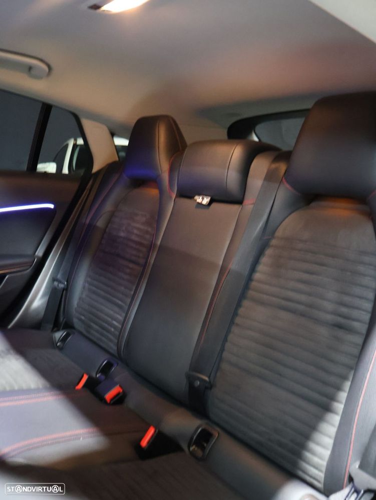 Mercedes-Benz CLA 180 d Shooting Brake AMG Line - 8