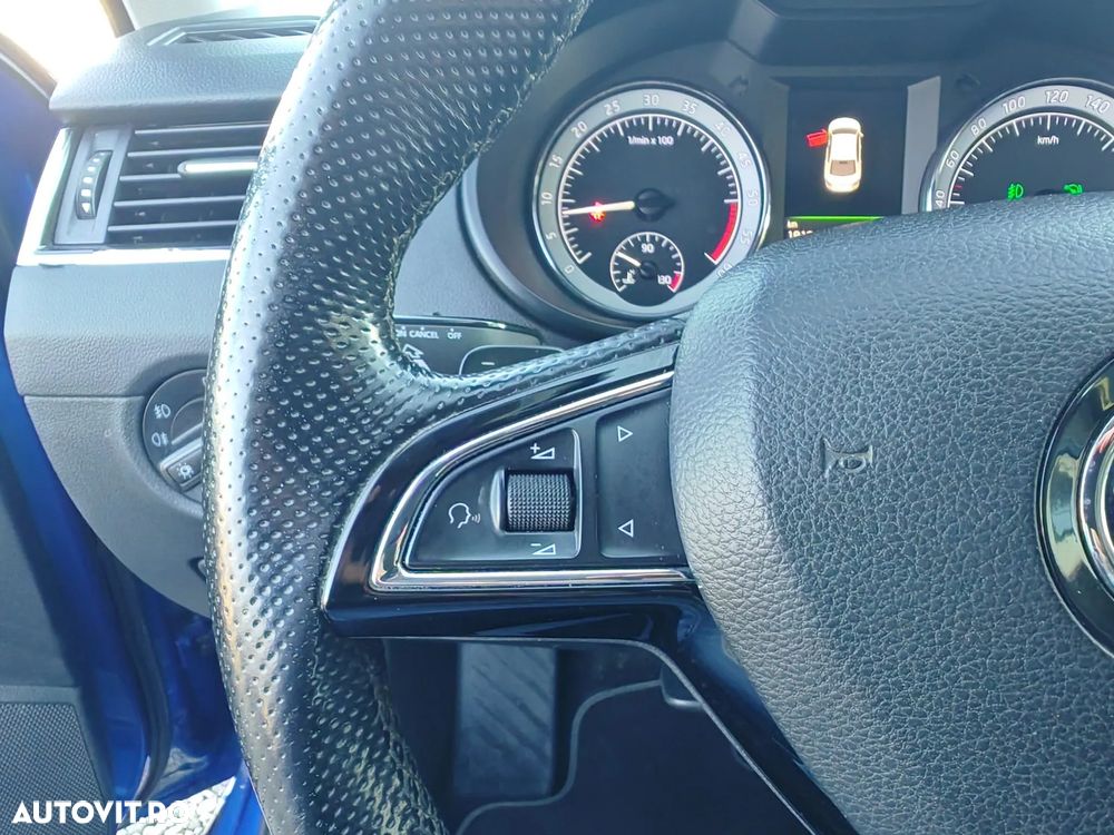 Skoda Octavia 1.6 TDI DSG Style - 10