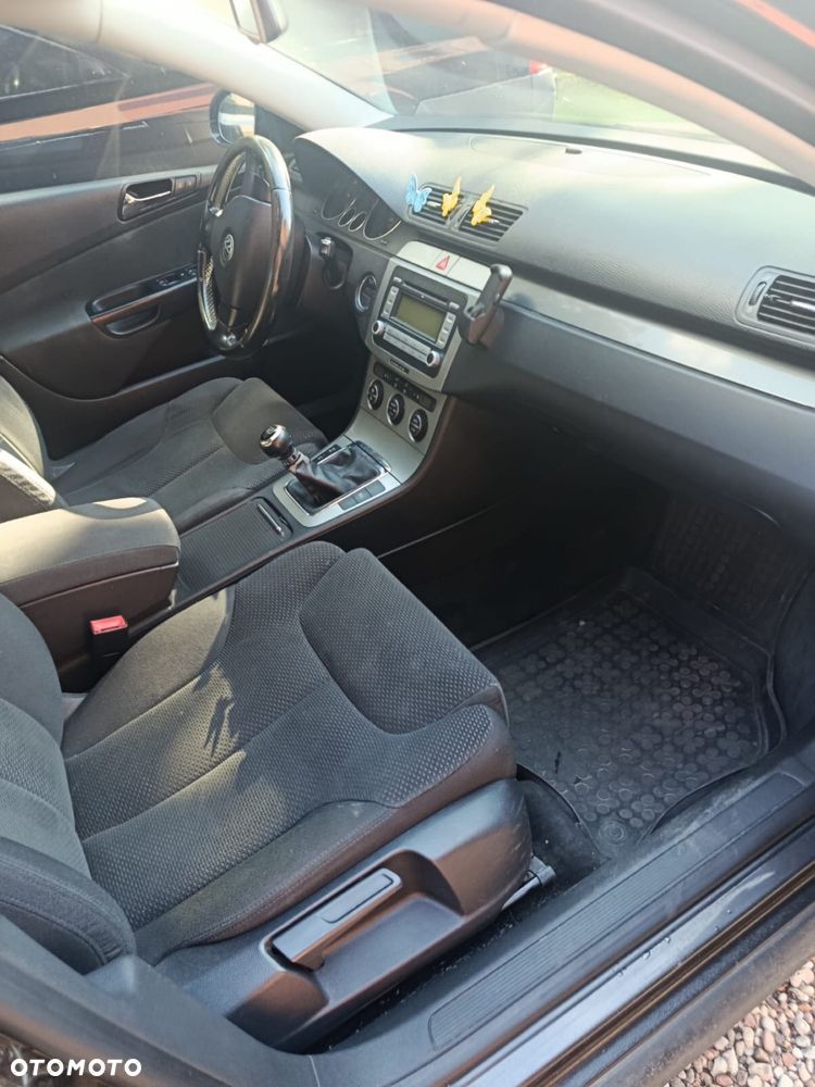 Volkswagen Passat - 8
